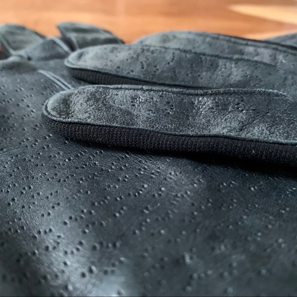 CLEARANCE Vintage Black Leather Gloves - Picture 4 of 8